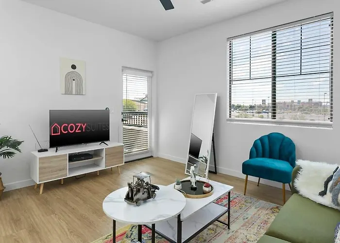 Cozysuites By The Stadium With Pool 08 Apartment Glendale