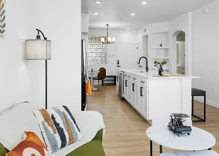 Cozysuites By The Stadium With Pool 08 Apartment *