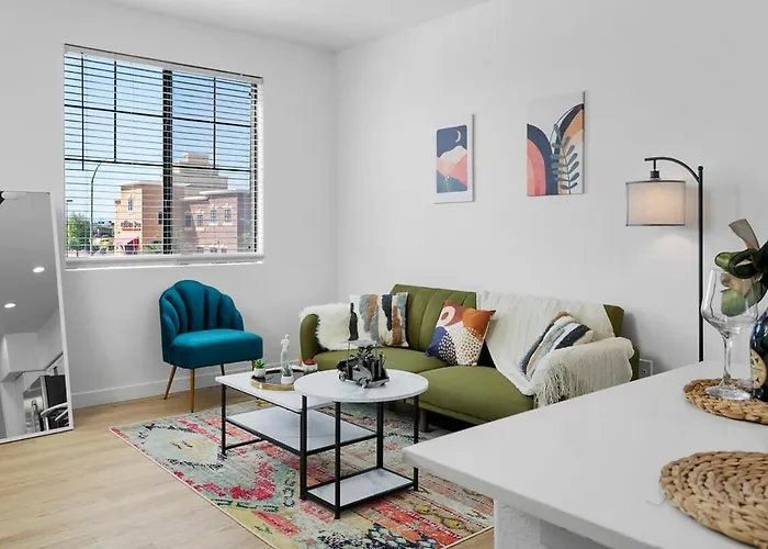 Apartment Cozysuites By The Stadium With Pool 08