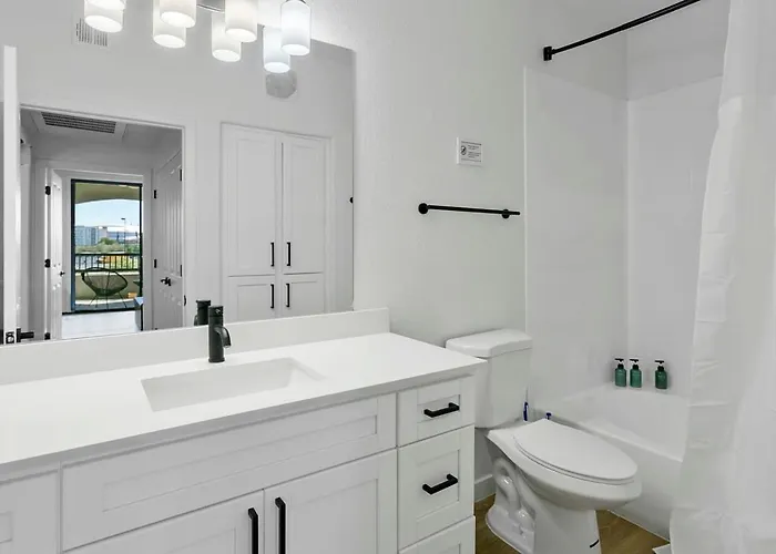 Apartment Cozysuites By The Stadium With Pool 08 *