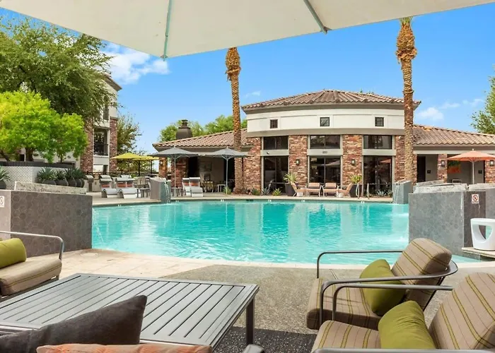 Cozysuites By The Stadium With Pool 08 Apartment *