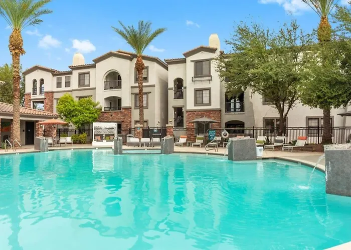 Apartment Cozysuites By The Stadium With Pool 08 Glendale
