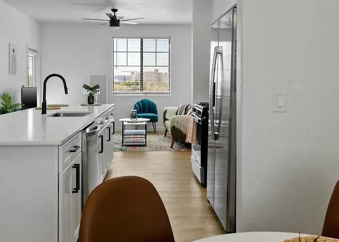 Apartment Cozysuites By The Stadium With Pool 08